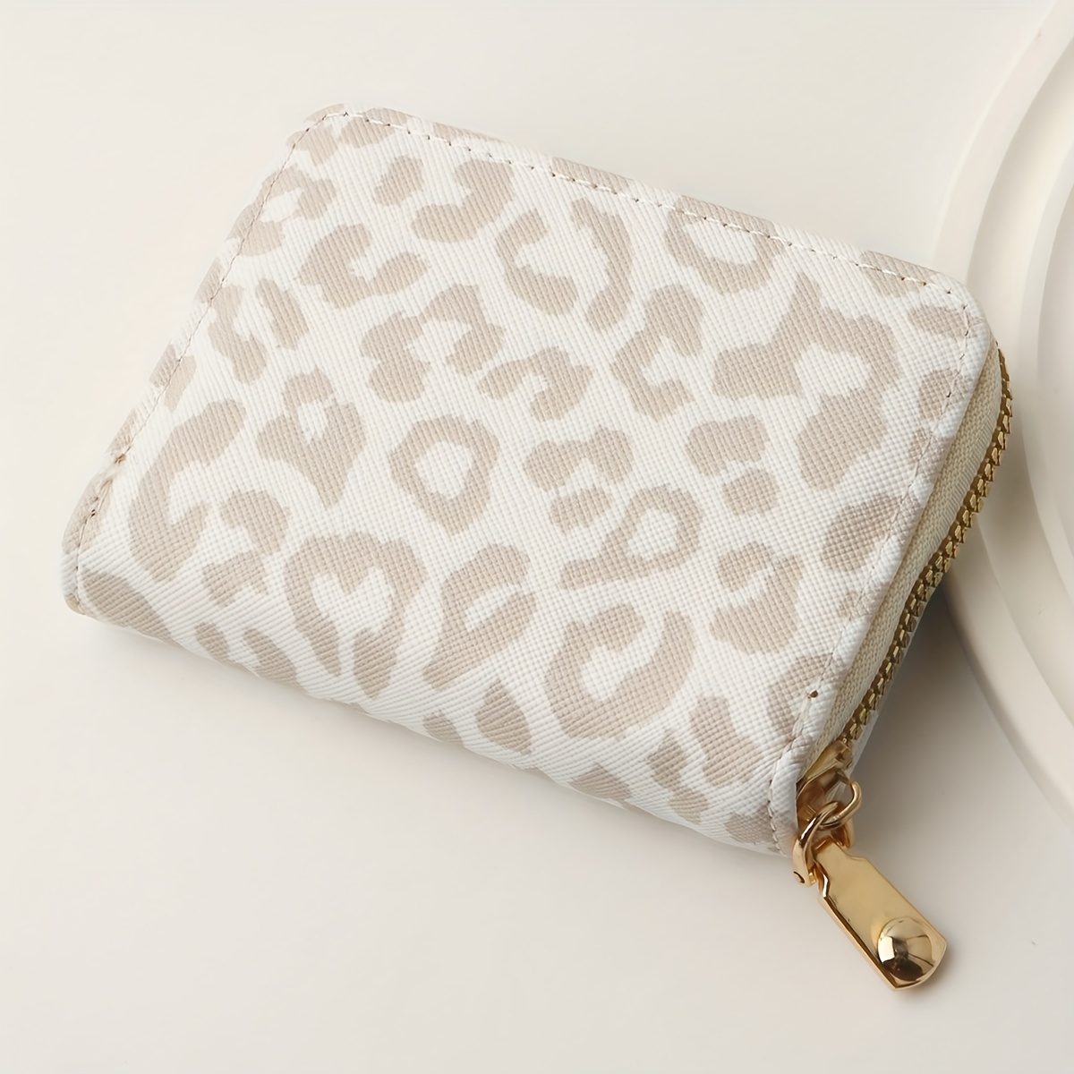 

Chic Leopard Print Women' - Lightweight Leather With Zipper Closure, Elegant Short Card Holder In White & Gray - Ideal Gift For Ladies, Leopard Print Purse