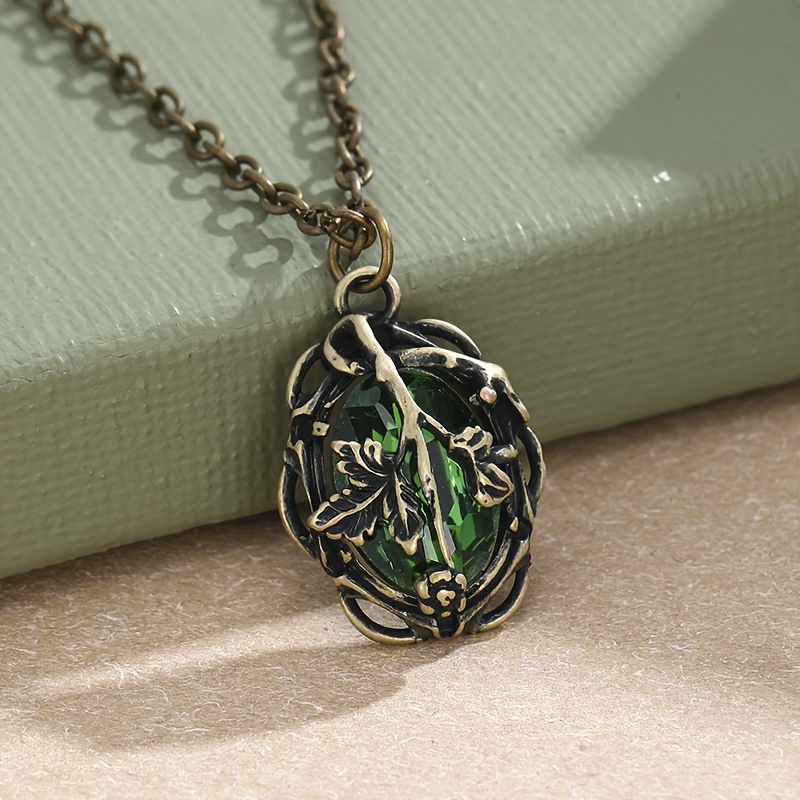 TEMU A Vintage Bohemian Style Pendant Necklace With A Frame Wrapped Around Vines With Floral Leaves And Reliefs, Suitable For Light Vintage Outfits,