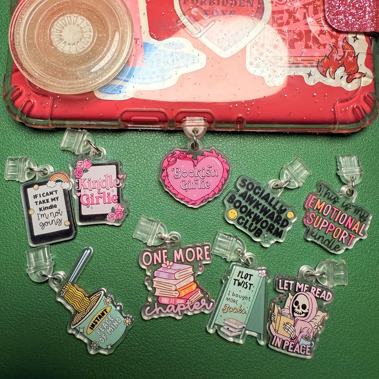 E-shop 9er-Set Charms für Kindle, kompatibel mit dem Paperwhite-Modell von 2021, mit Staubstopfen-Charms für Typ-C-Ladeanschlüsse. Diese Handy-Anhänger
