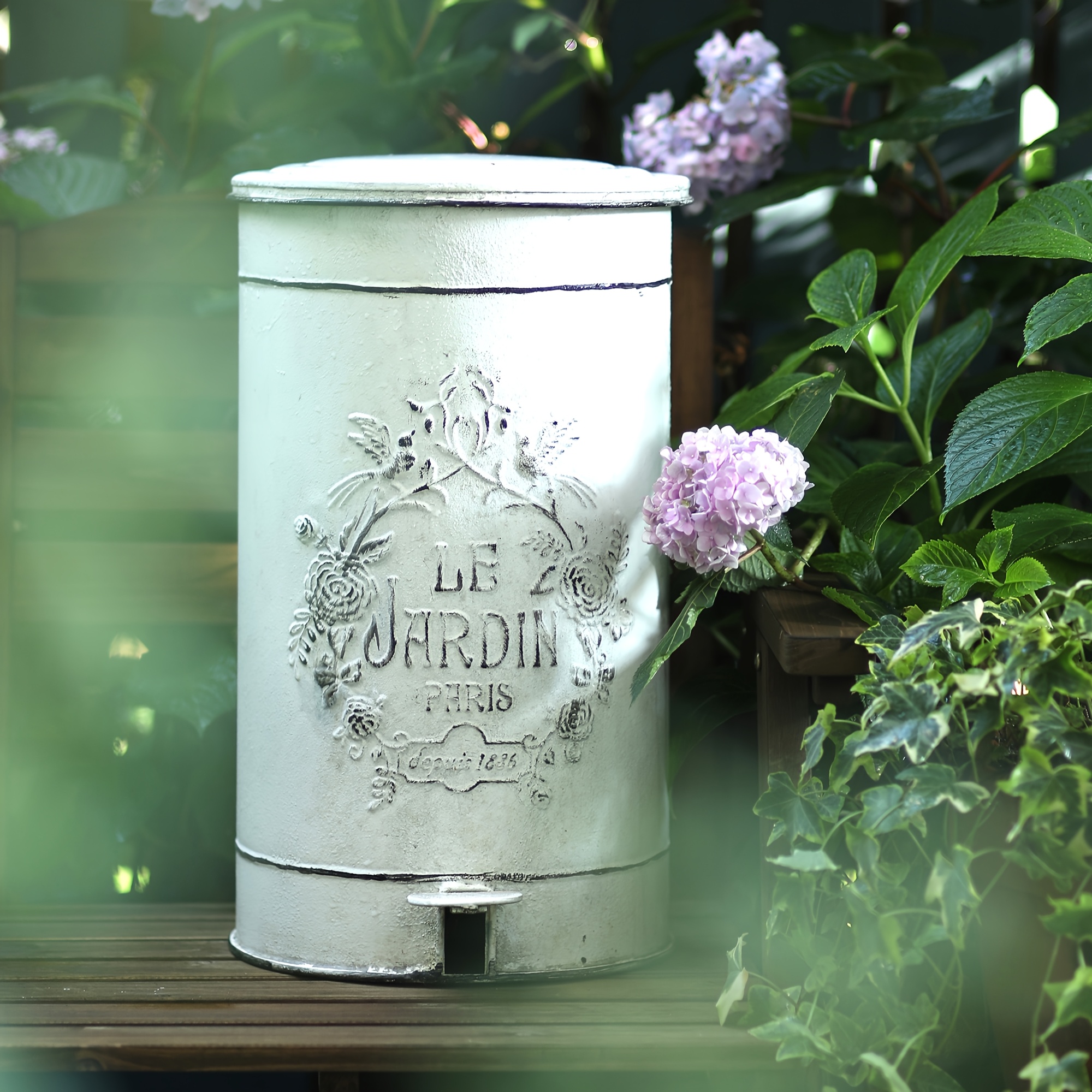 1 Stück Vintage Metall-Mülleimer mit Deckel & * – Rustikaler zylindrischer Mülleimer für Küche, Wohnzimmer, Garten – Langlebige Lackierung, Blumenmuster-Design