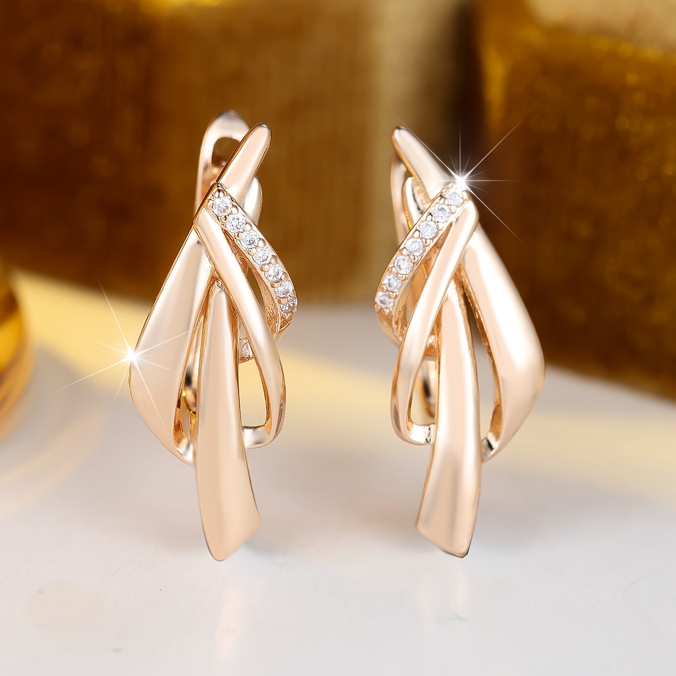 Women's Classic Round White Synthetic Zirconia Earrings Set