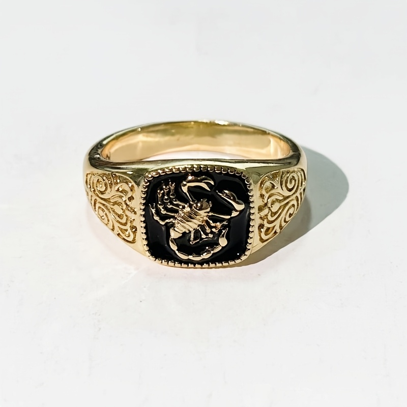 TEMU Un anillo para hombre diseñado de escorpión, con técnica de goteo de aceite. anillo de cobre y único chapado con K , que una y un diseño