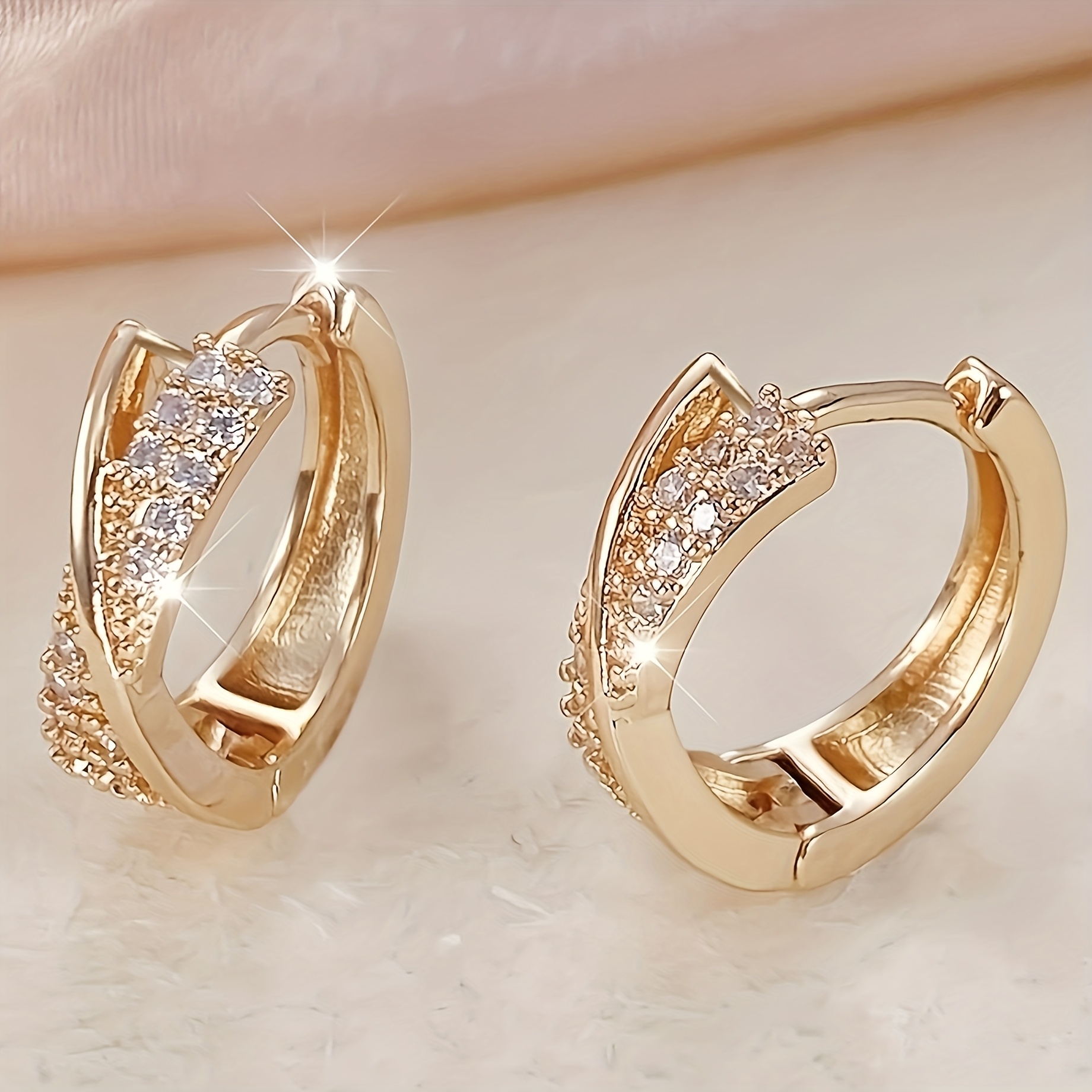 Image of 1 Pair Of Elegant And Minimalist Women's Circle Copper Earrings - Exquisite And Design, Inlaid With Sparkling Synthetic Zirconia, Suitable For Daily Wear And Party Occasions, Earrings