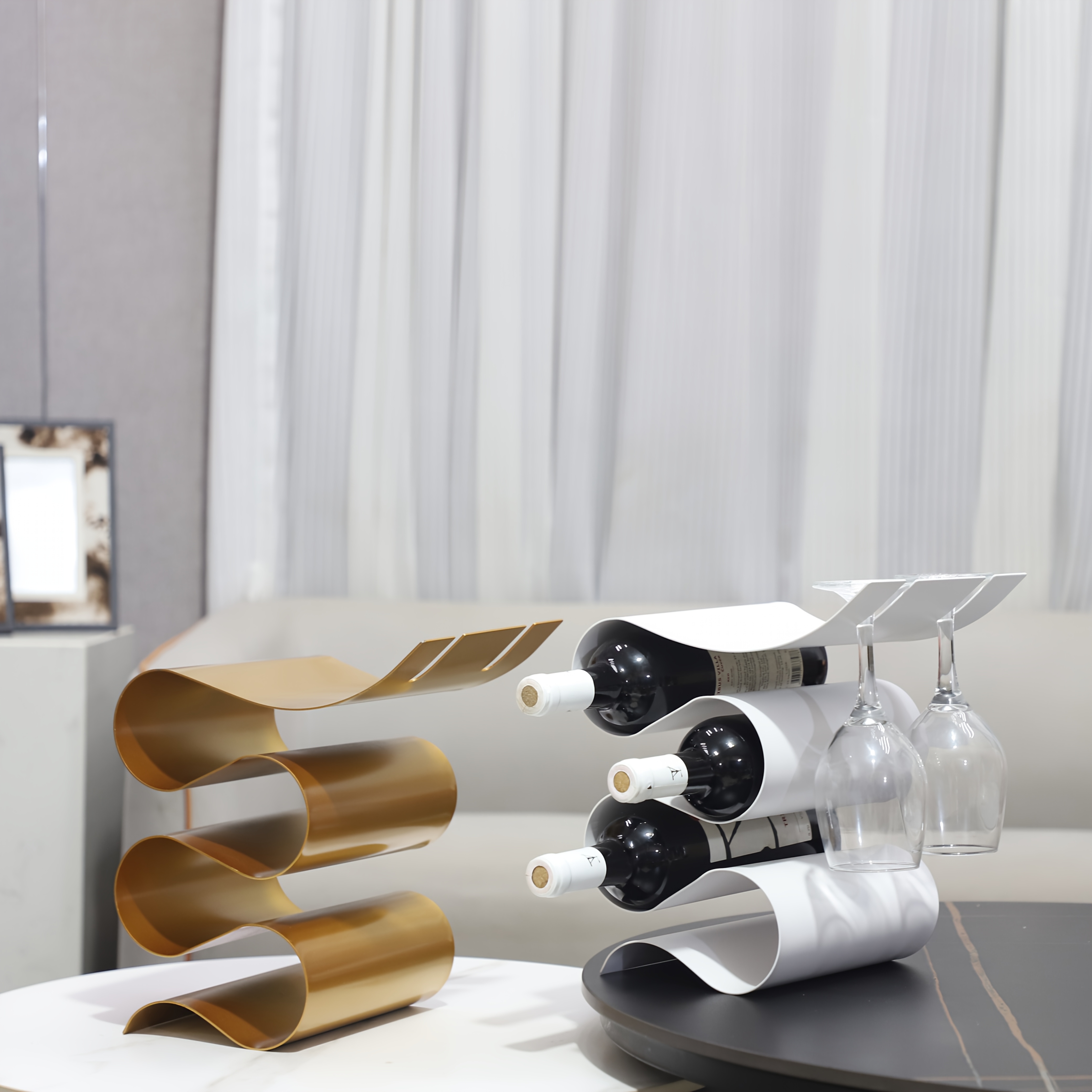 Glass-rack countertop wine rack, handmade desktop display rack, perfect for home restaurant decoration, wedding, housewarming, Christmas gift, wine kitchen, wedding banquet table accessories (can hold 5 bottles 2 glasses)