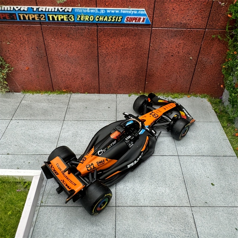 2025 F1 McLaren Team MCL39