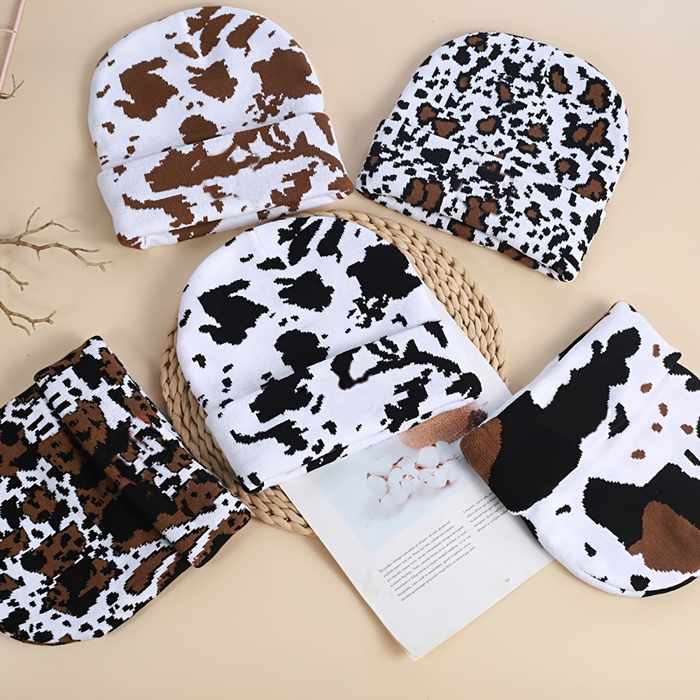 

1pc Unisex Acrylic Cow Print Beanie Hat - Knitted Skull Cap, Lightweight Warm Animal Pattern Winter Hat For Christmas