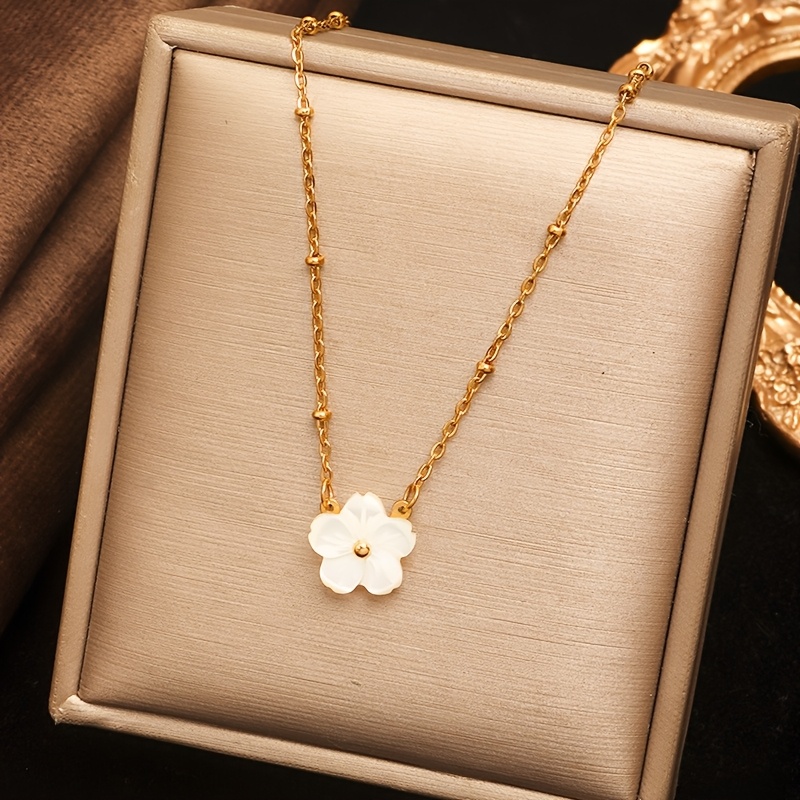Dainty White Flower Pendant Necklace & Bracelet Set