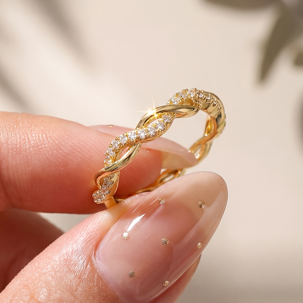 Women's Stylish Twisted Chain Ring, Perfect for Celebrations