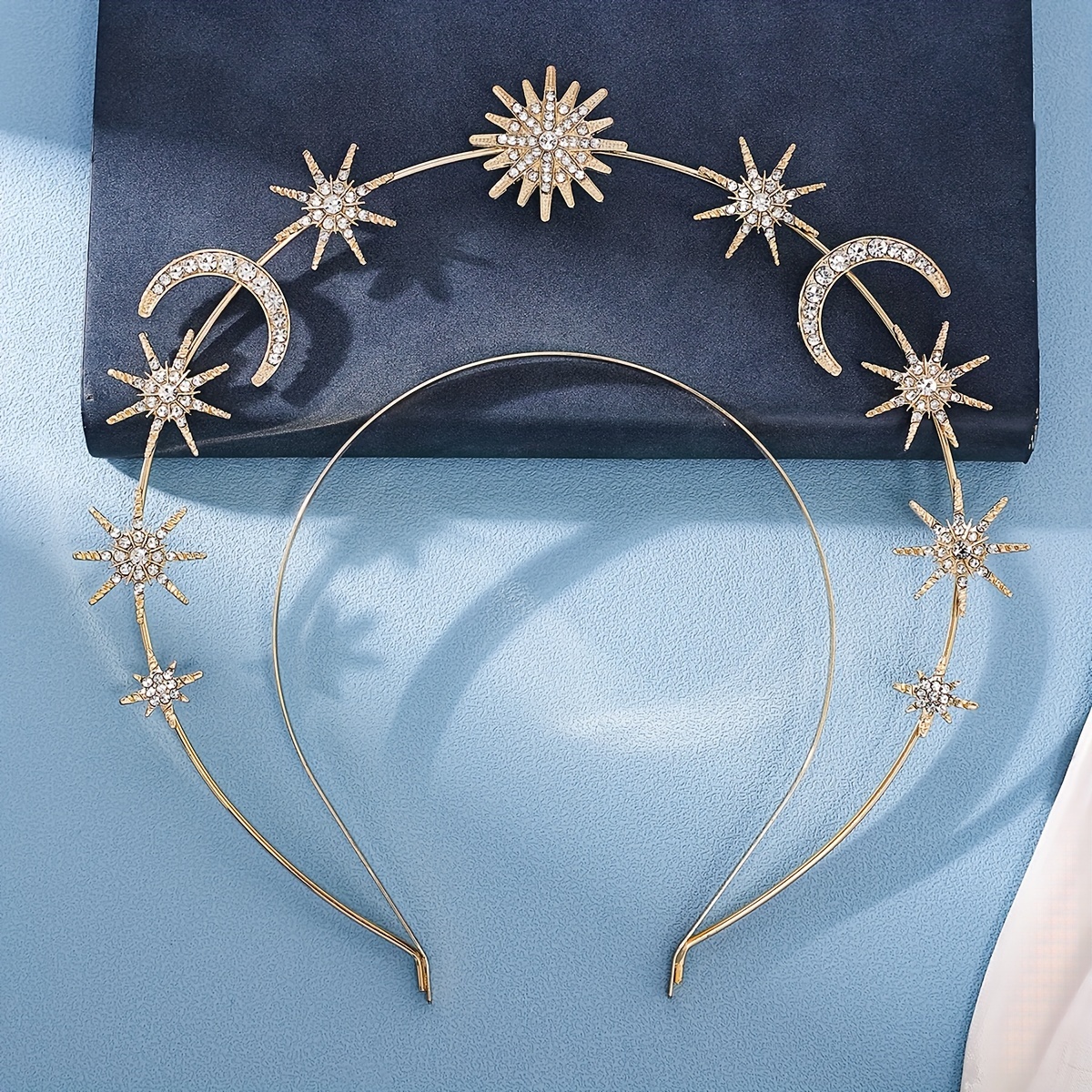 【* Double Headband】A Fashionable And Exquisite And Simple Headband, * An * * For Halloween *. *-layered * *, With Six-pointed Stars Shining *, Like A Mysterious *. The Addition Of Stars And Moon Elements Adds To The * Atmosphere. Wearing * Like * Goddess, Radiating * Light, And Participating In Party Stage Performances, You Can Become * Of Attention