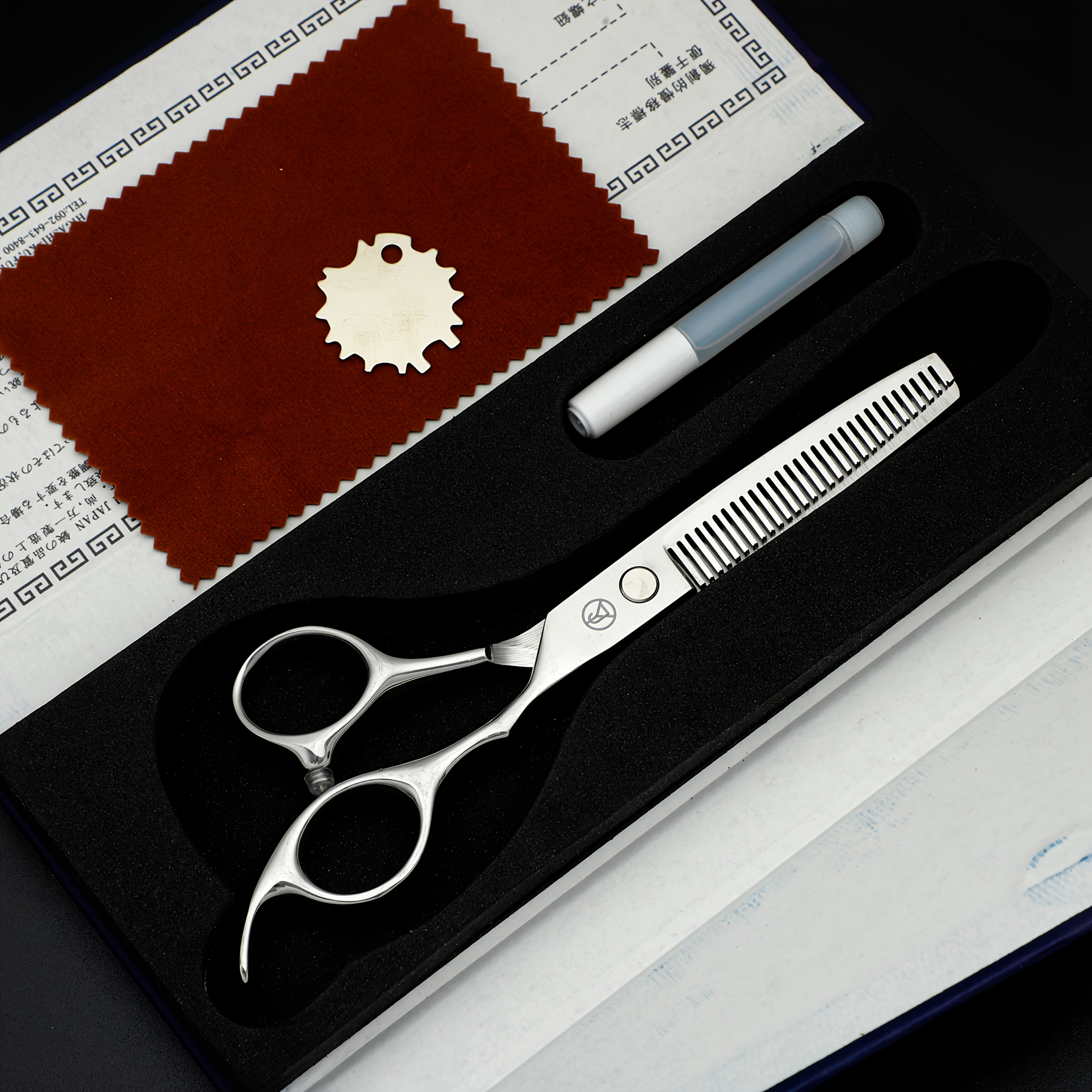 E-shop ARTISAN440C Hochwertige Edelstahl Schneid- und Haarschneidemesser in Vollgröße. Diese Schere, die für die meisten Haarschnitte entwickelt wurde,