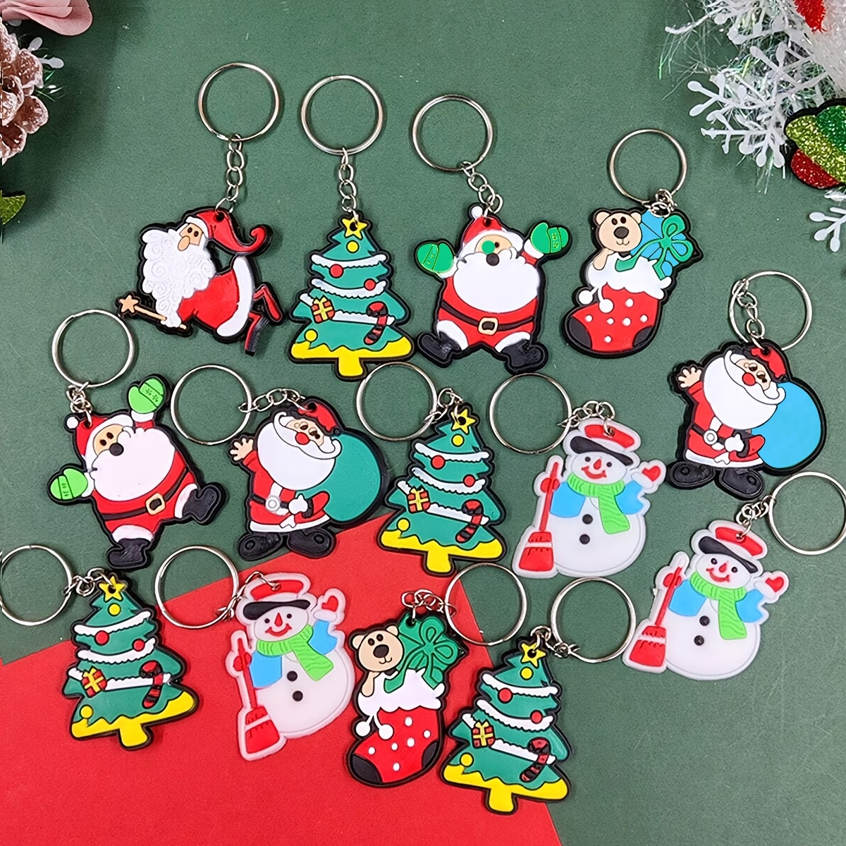 

10pcs Christmas Series Keychain Cute Cartoon Pvc Key Chain Ring Bag Backpack Charm Party Supplies Decor Gift