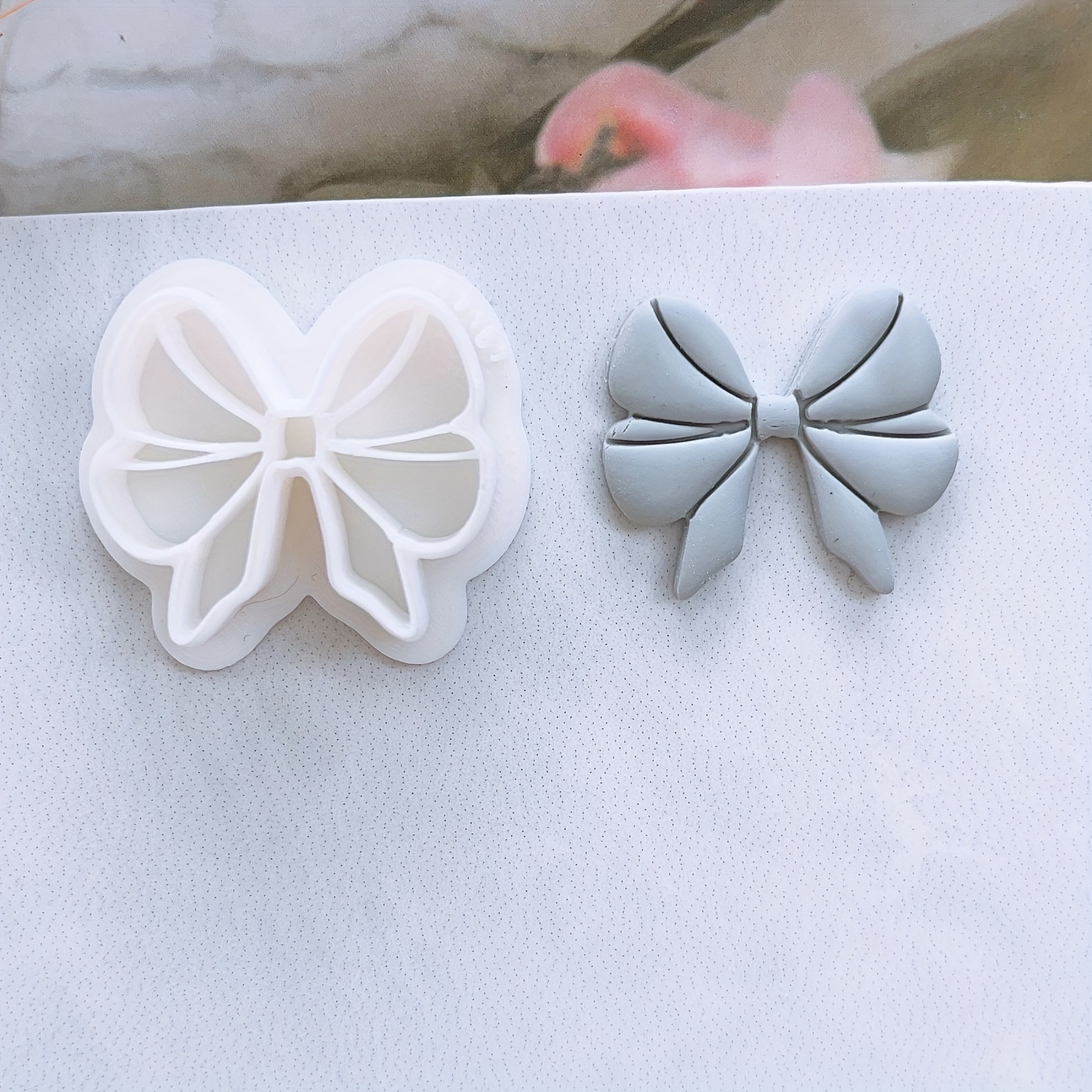 

Moule à Boucles d'Oreilles en Poterie Souple avec Nœud Créatif - Outil de Fabrication d' DIY, Plastique PLA , Facile à Nettoyer