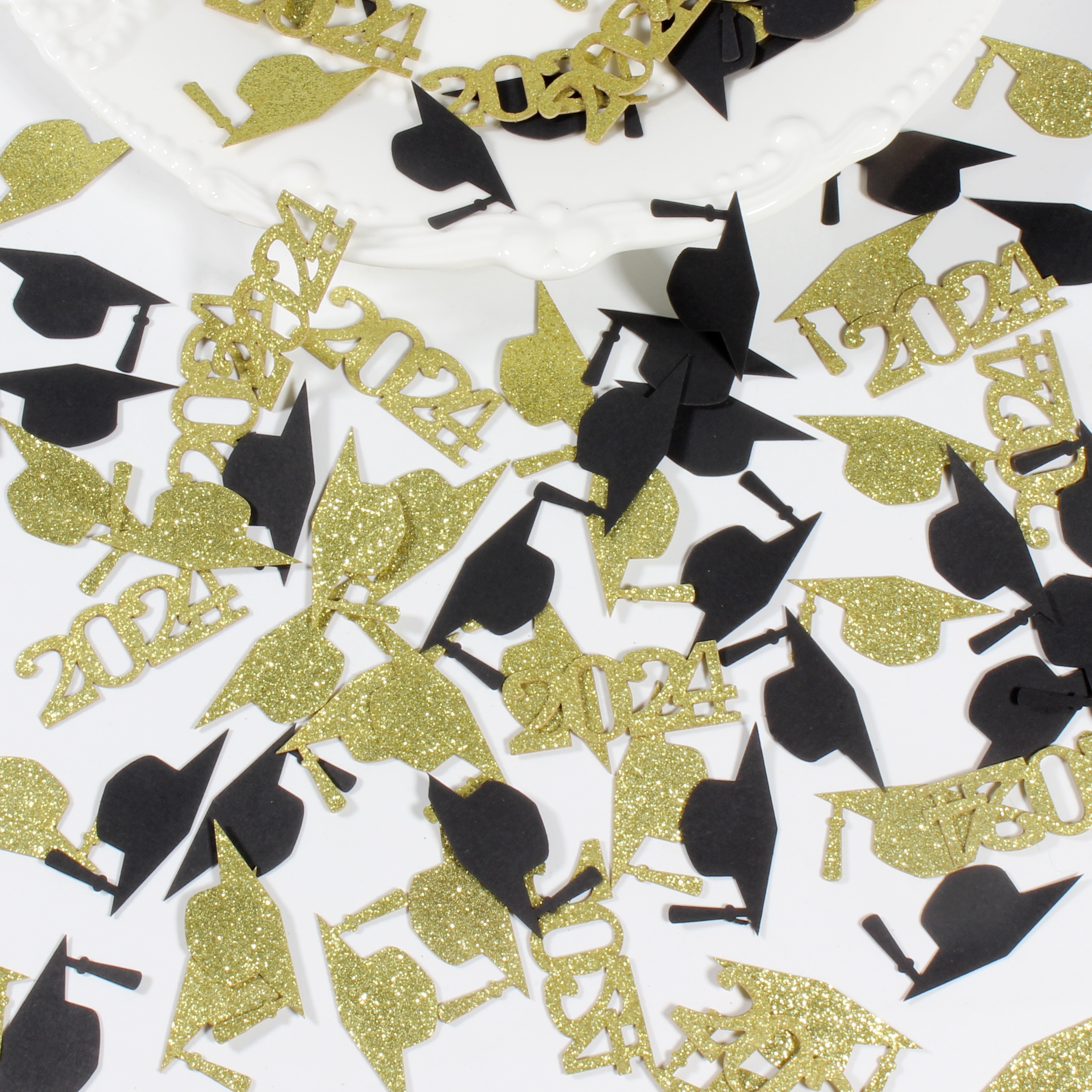 

100pcs 2024 Graduation Season Black Gold Doctoral Cap Confetti, Graduation Party Desktop Decorations, Graduation Party Decor Supplies