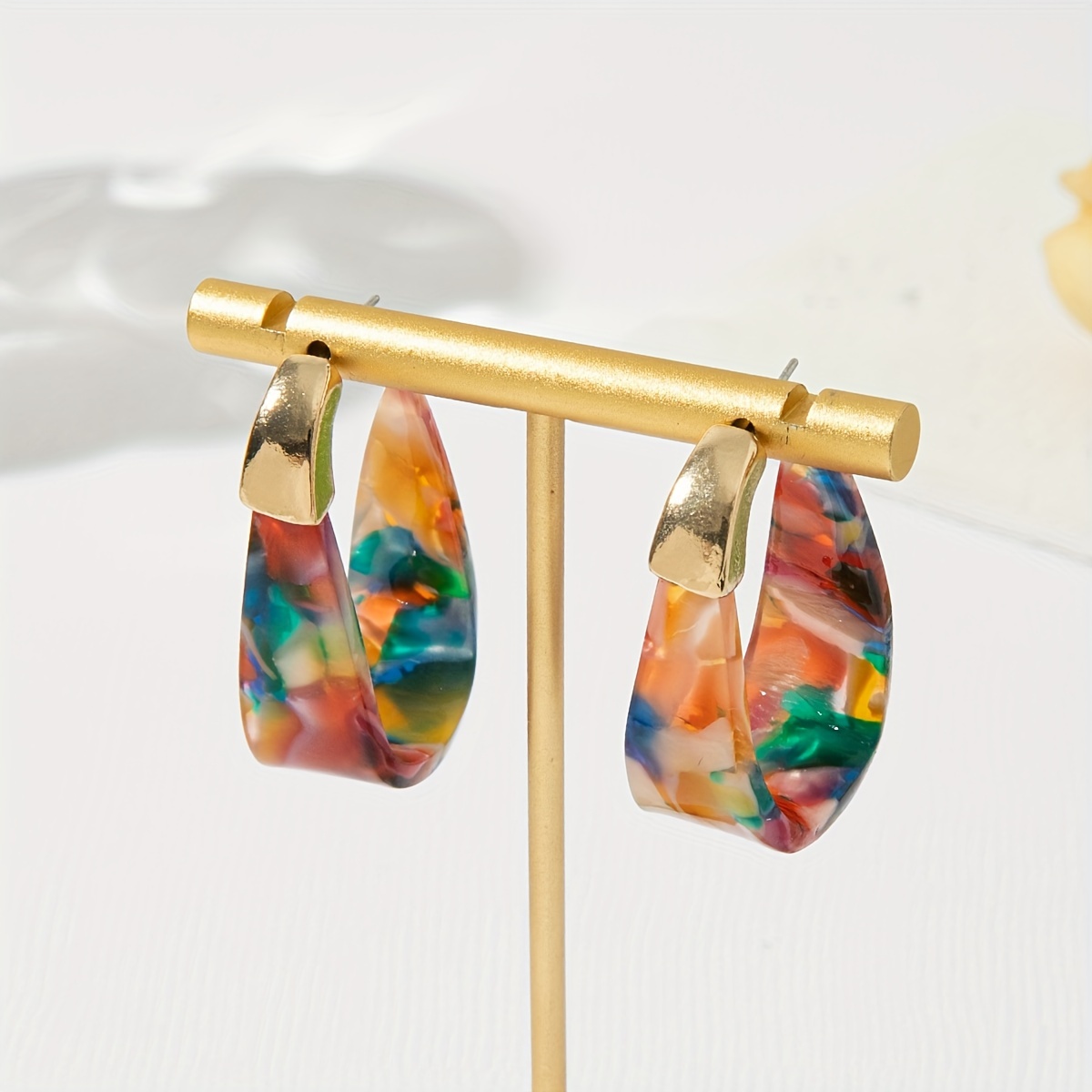 

Fashionable Women's Unique U-shaped Earrings With Multiple Colors Resin Female Ear Drops Pendant Earrings