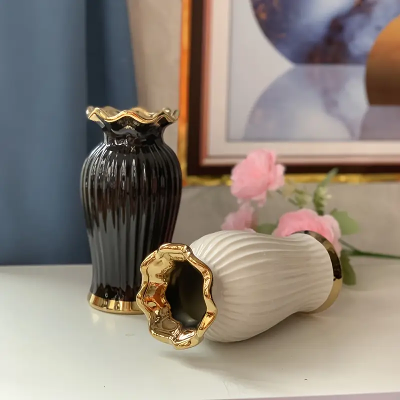 Vases cylindriques en céramique
