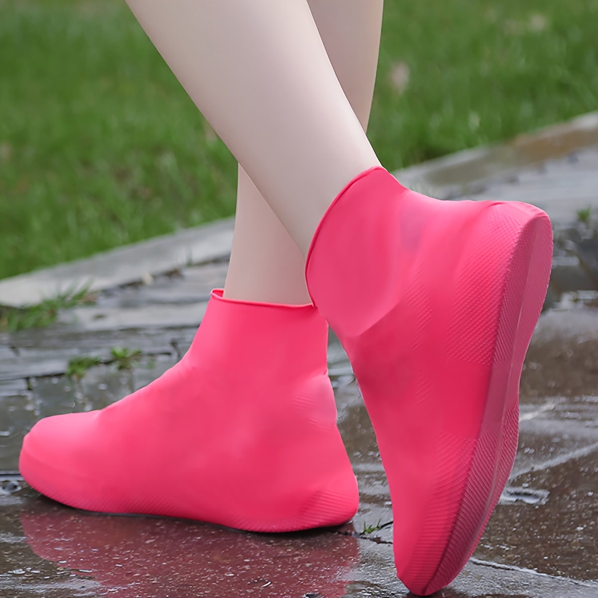 Image of A Pair Of Outdoor Rain Shoe Covers, Thickened, Waterproof, Non-slip, And Wear-resistant