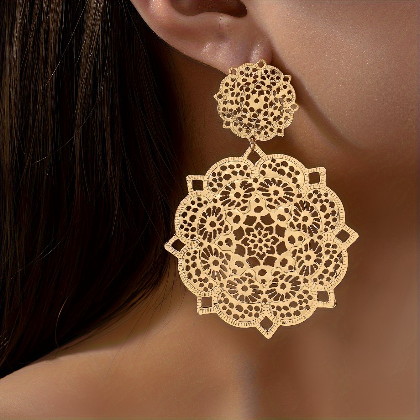 2pcs/set Exaggerated European And American Metal Hollow Flower Pendant Earrings Suitable For Women's Gifts And Versatile Fashion