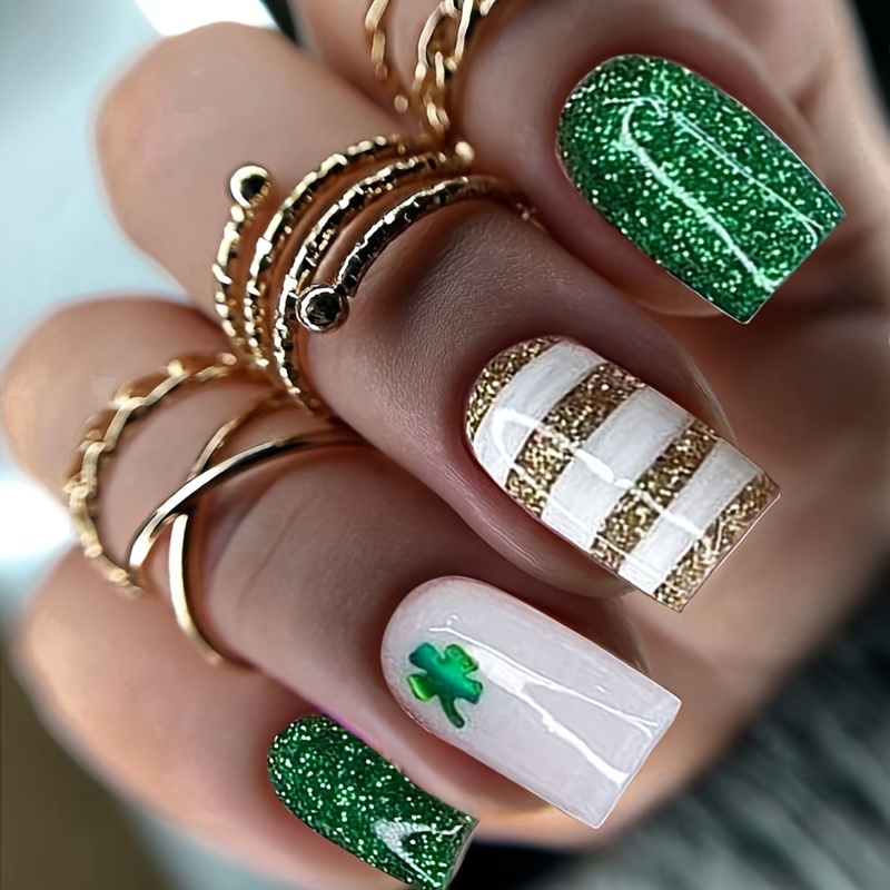 

24pcs Press-on Nails Set, 's Day Theme, Mixed Green & Golden Glitter, Clover Design, , Square Short Nails For Women, Holiday Party & Nail Art