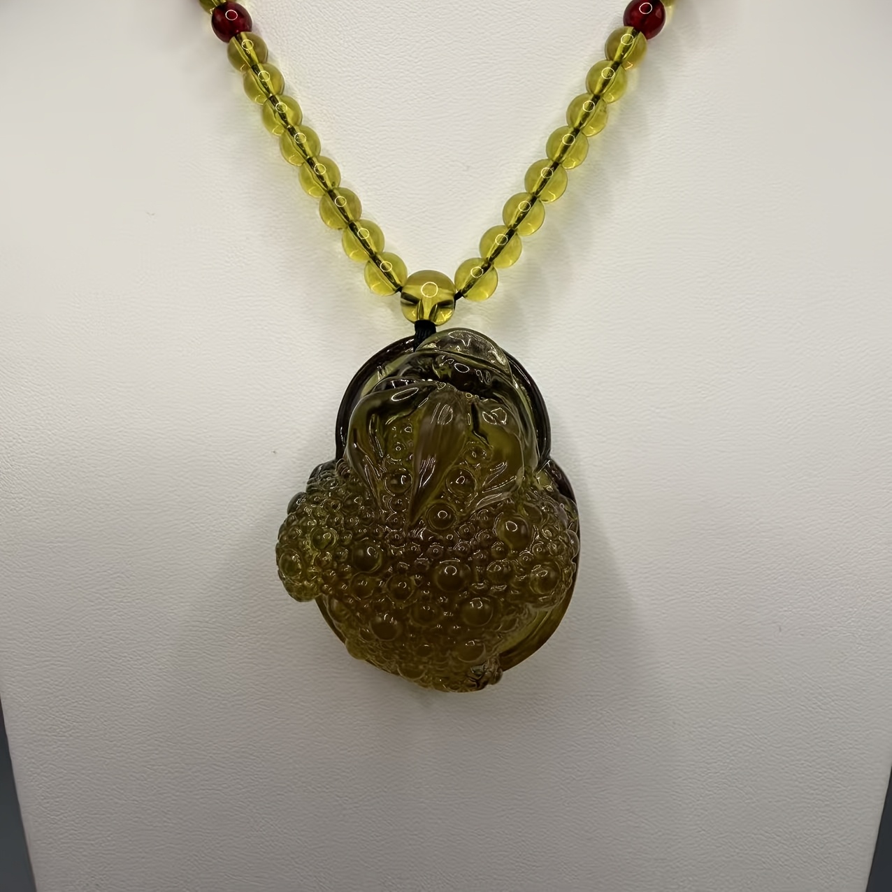 Natural Amber Green Toad Wealth Pendant Unisex Necklace