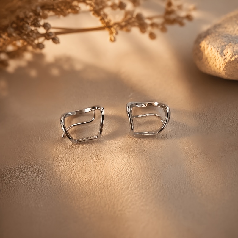 TEMU French Minimalist Geometric Hook Earrings - Light Luxury Suitable For Daily Wear & Special Occasions, Slightly Irregular Hoops, K Plated,
