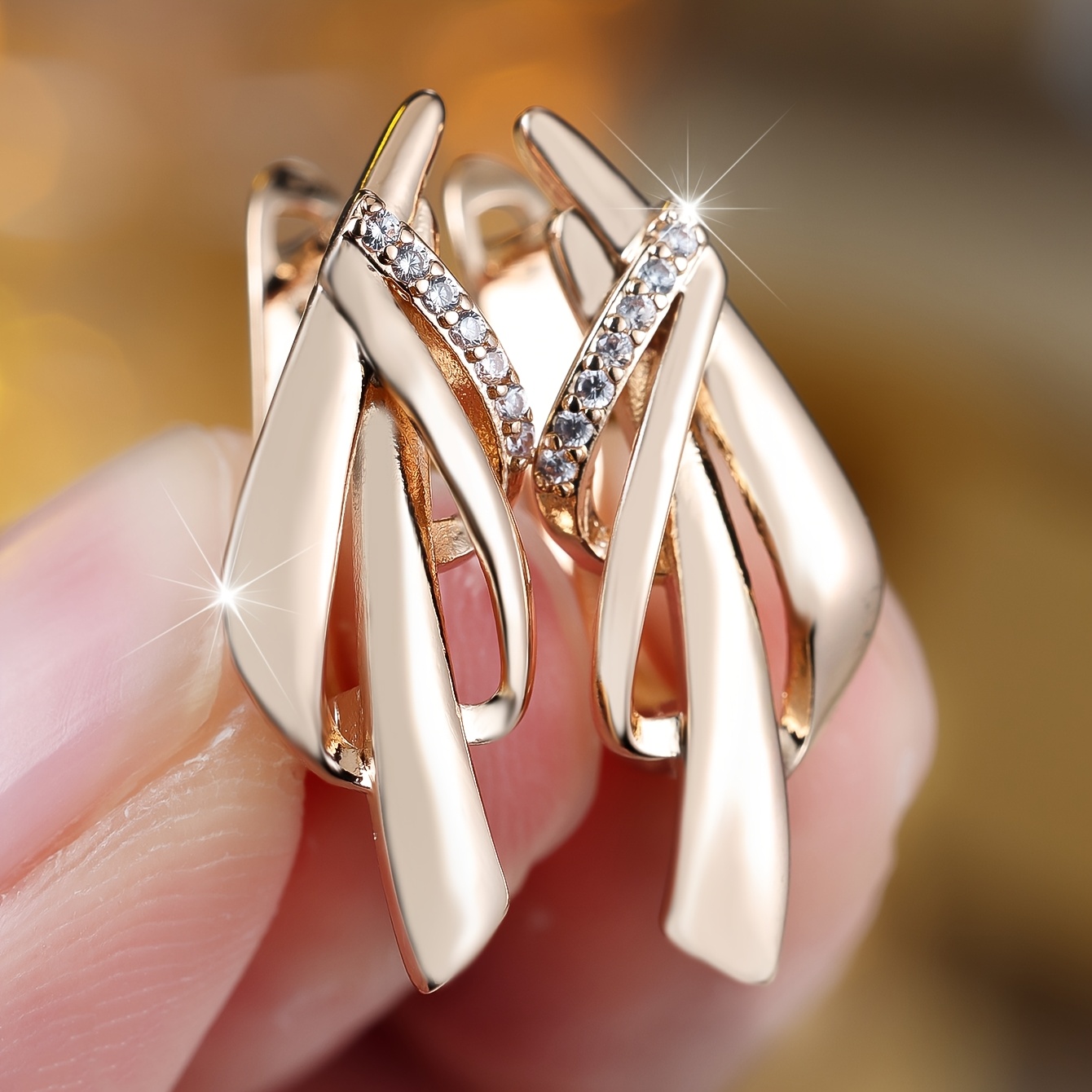Women's Classic Round White Synthetic Zirconia Earrings Set