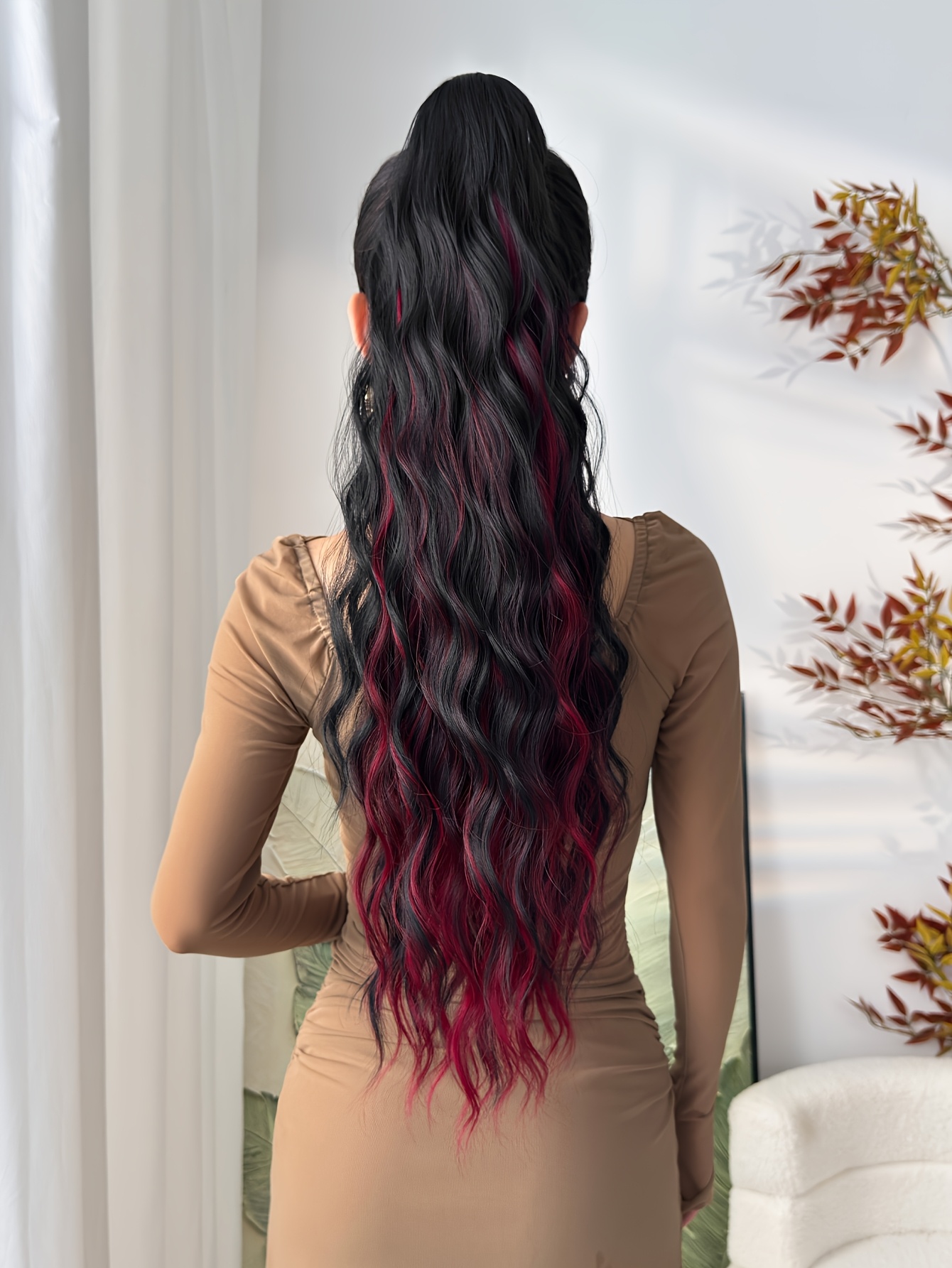   71.12cm ombre claw clip ponytail extension - water wave synthetic hairpiece in light brown, heat-resistant fiber for women with short hair, daily use accessory, ponytail hair extensions, versatile hairpiece, secure claw attachment details 2