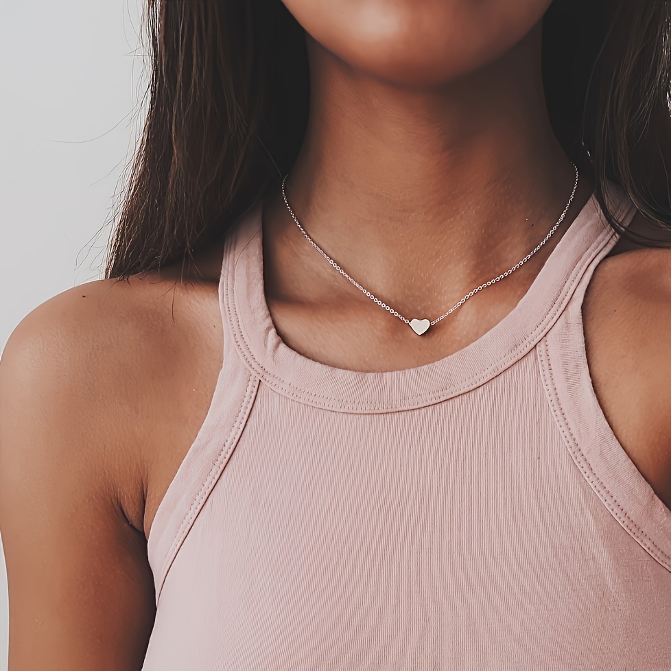 1pc Vintage Heart Pendant Necklace, Delicate and Minimalist Women's Alloy Collarbone Chain, Suitable for All Seasons, Perfect Valentine's Day Gift