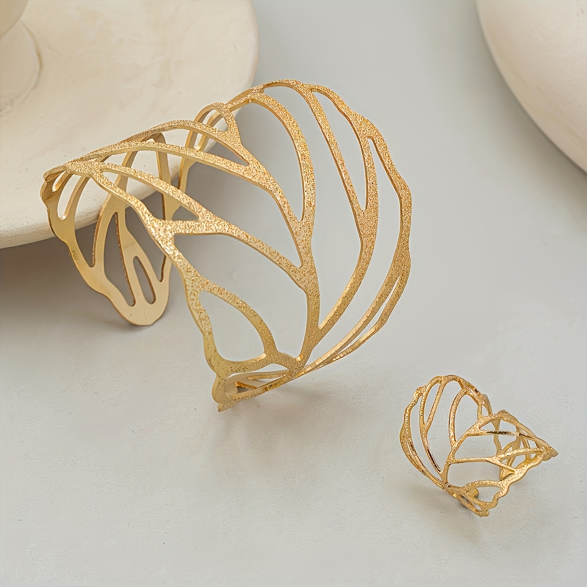 TEMU 1pc Bracelet + 1pc Ring, Classic Minimalist Fashion Leaf Cutout Women's Jewelry, Suitable For Daily, Vacation, And Commuting Wear