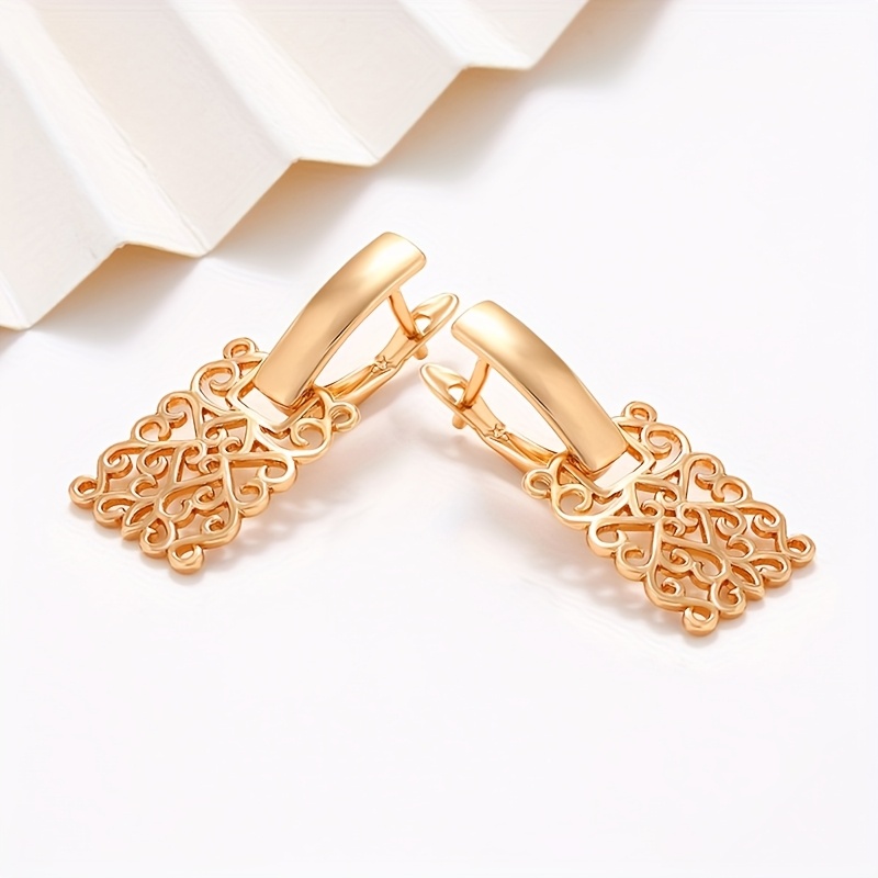 TEMU Paire de boucles d'oreilles minimalistes géométriques individuelles carrées ajourées, bijoux d'oreille haut de gamme pour femmes
