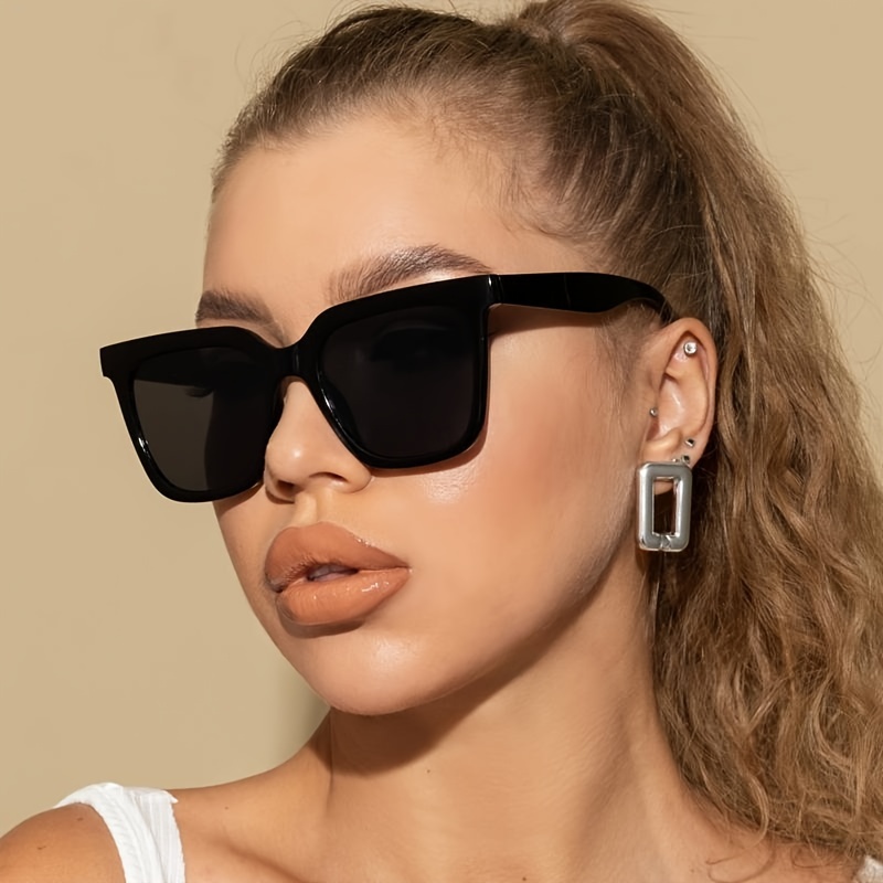 

Oversized Square Frame Fashion Glasses For Women, Pc Material, Eyewear For Hiking, Beach, Travel, And Outdoor Photography