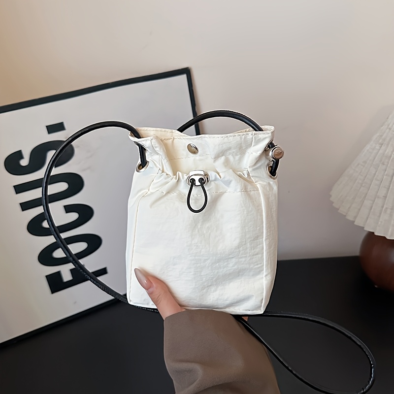 TEMU A Women's Crossbody Combines Retro Style With Casual , Featuring A Solid Suitable For Holding A Phone. This Mini Bag Used As A Shoulder Bag,