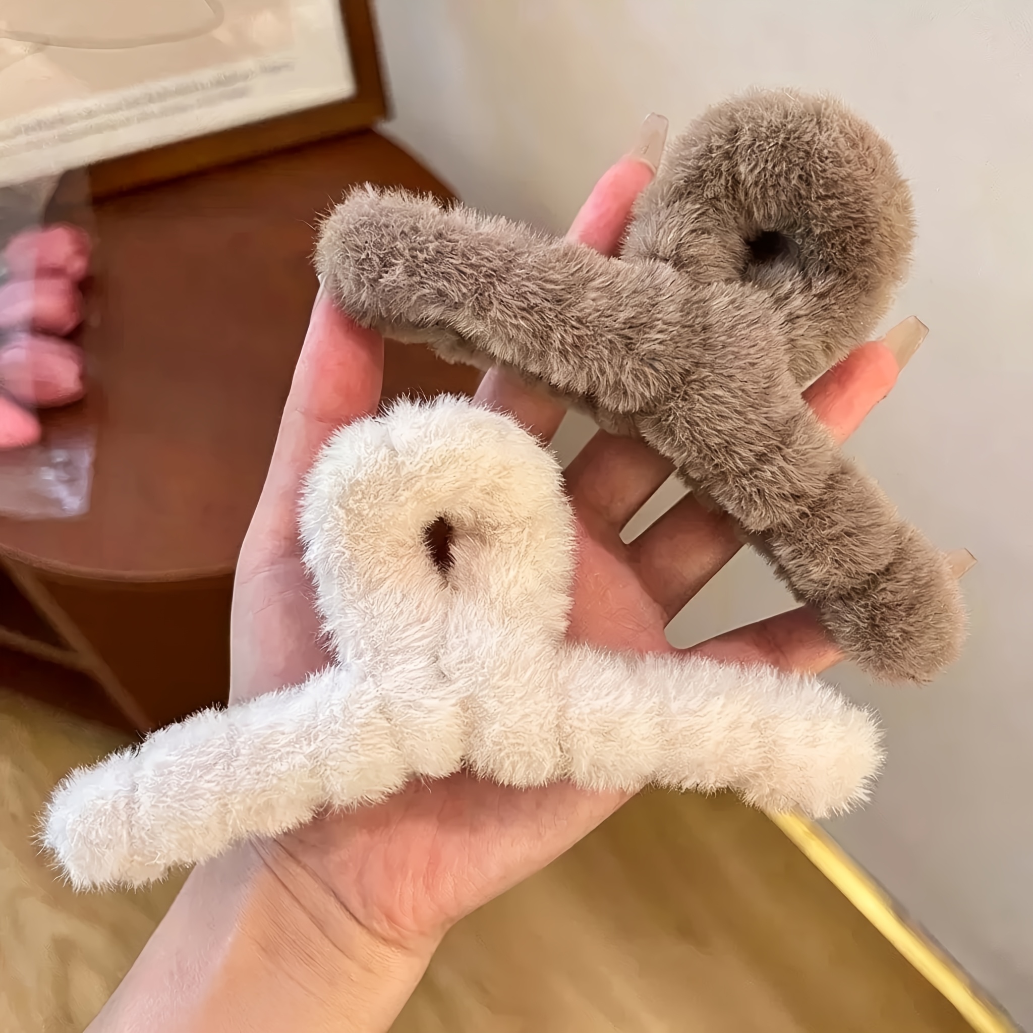 TEMU 2pcs Autumn/winter Fluffy Hair Claws, Cute And -of-head Claw Clips, Large Shark Clip Hair Accessories, Elegant Back-of-head Hair Ornaments, Updo