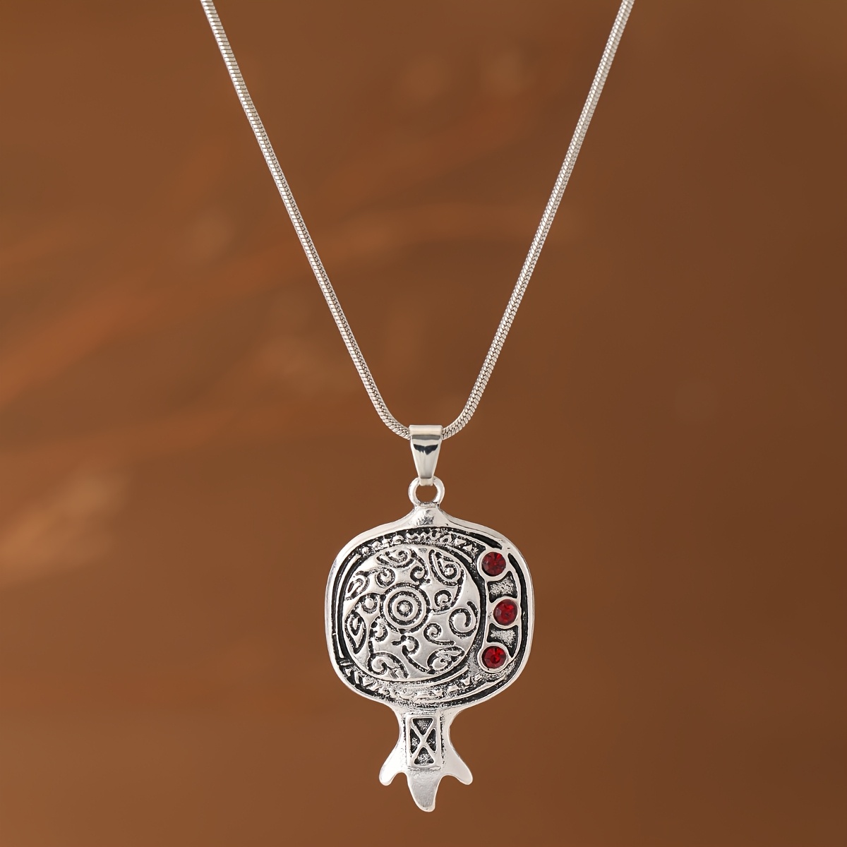 TEMU Vintage-style Distressed Pomegranate Fruit-shaped Carved Pendant Women's Necklace, Suitable For Vacation, Leisure, Entertainment, Travel, Daily