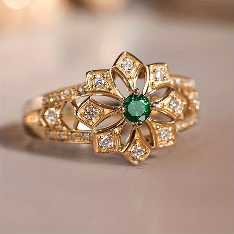 

Vintage Hollow Inlaid Synthetic Emerald Synthetic Gemstone Flower Ring For Women Wedding Daily Casual Wear Matching Jewelry Anniversary Gift