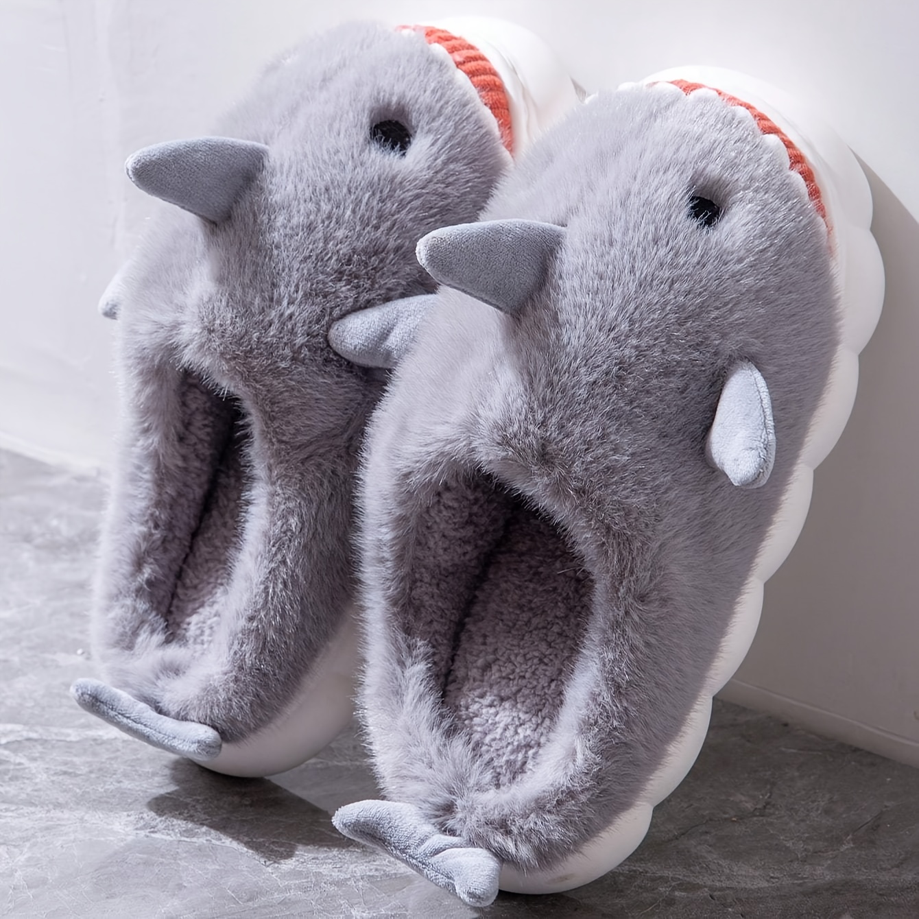 Chaussons Peluche Requin Rigolos Pour L'hiver - Chaussons D'intérieur/extérieur