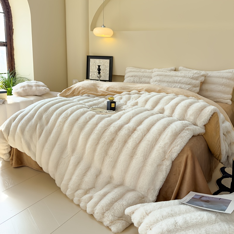 High Luxury Thick Striped Rabbit Like Plush Blanket, Autumn and Winter Thick Bed Blanket Cover, Skin Friendly and Comfortable, Providing All Day Warmth and Comfort, Suitable for Sofas, Beds, Offices and Travel, Multi-purpose Blankets, Holiday Gifts