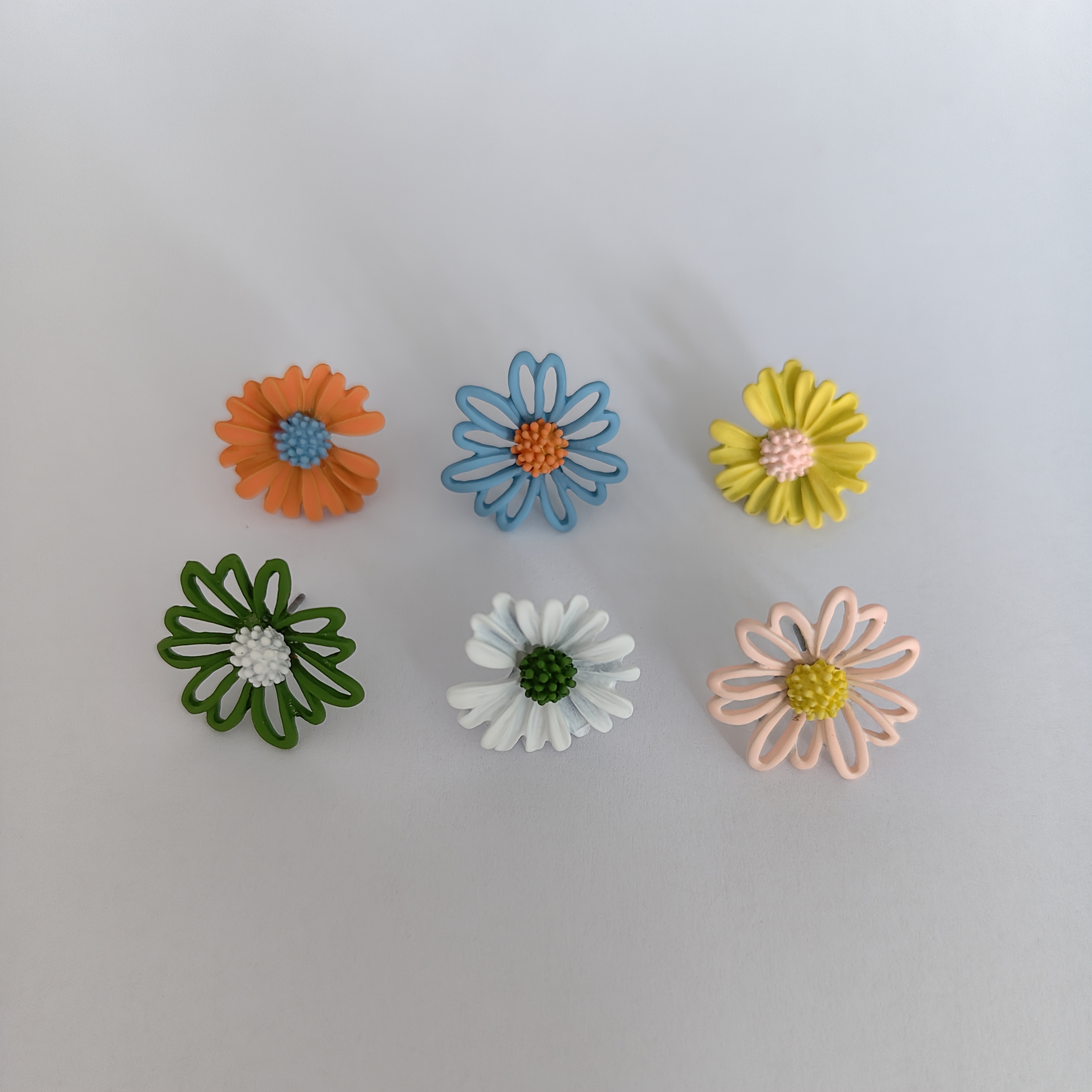 Image of 3 Pairs Colored Gentle Fresh Contrast Daisy Flower Stud Earrings Set