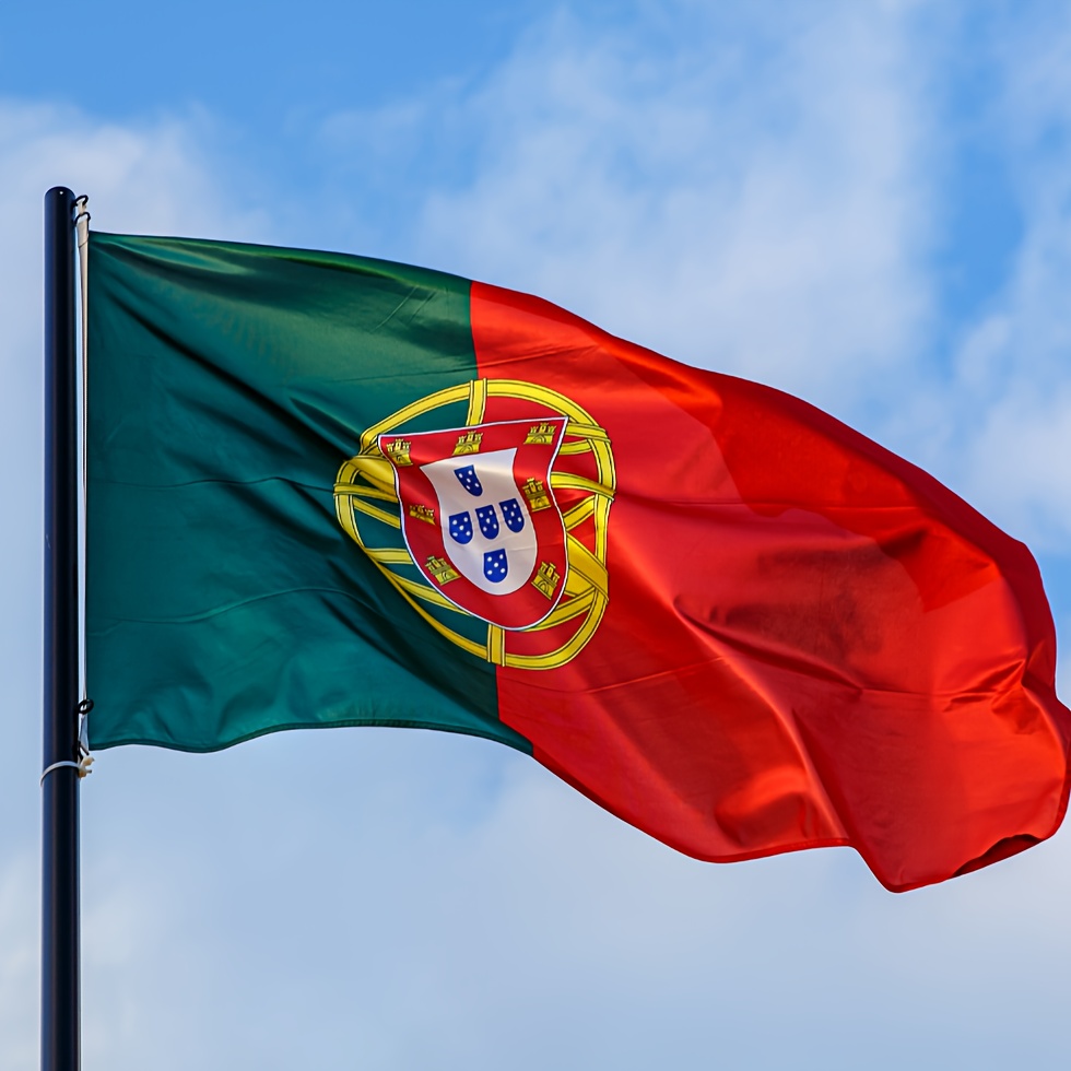 

Drapeau du Portugal pour la Coupe d'Europe - 3X5Ft Polyester Durable, Impression Numérique, Inclut Pantalon de Mât & Boucle en Cuivre - Parfait pour la Décoration Extérieure