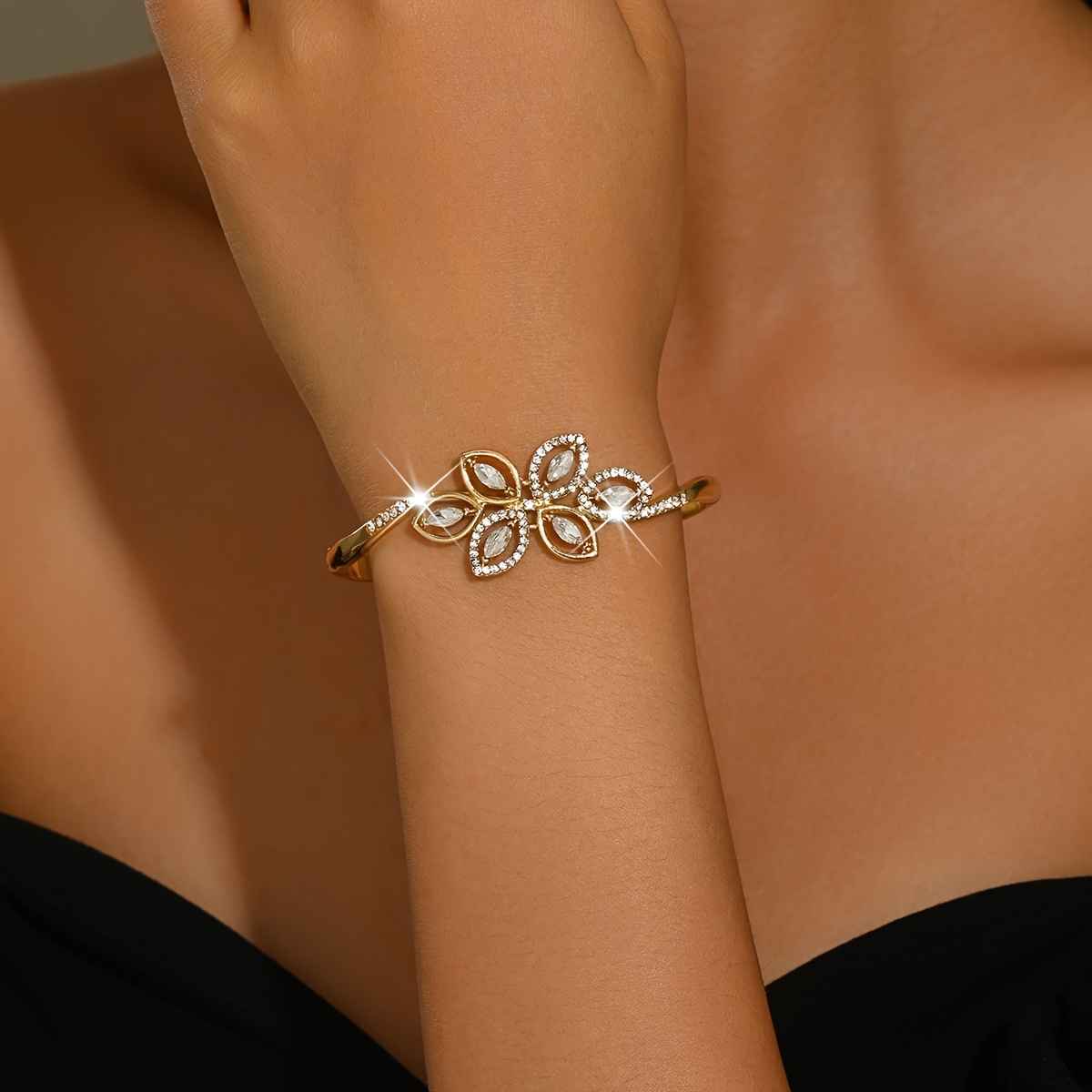 Elegant High-End Hollow-Out Bracelet, Perfect for Formal Events