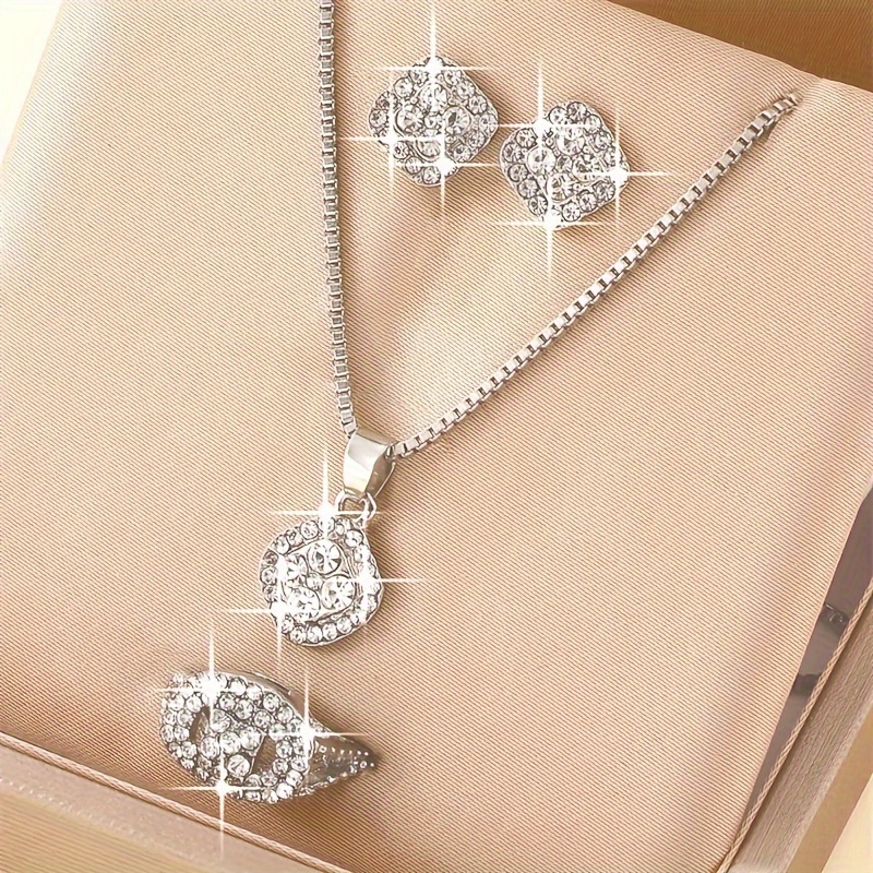 

4pcs/set, Classic & Elegant Styel, Sparking Square Zircon Shape Design, Delicate Pendant Match Necklace, Ring And Studs Set, Fashion Delicate Accessory For Daily Wear & Wedding, Idea Gift For Ladies