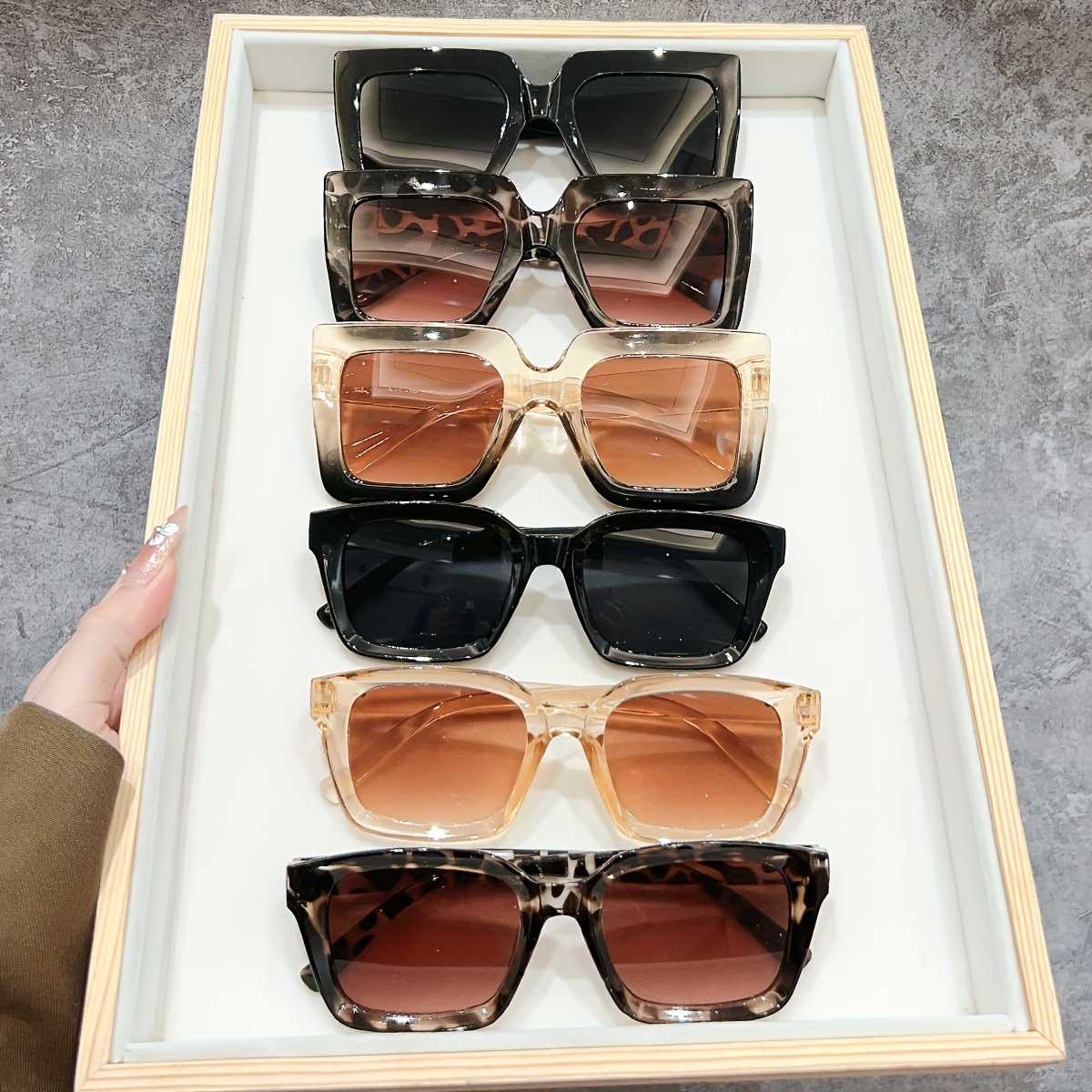 2024 retro oversized frame unisex outfit essential glasses  display picture 3