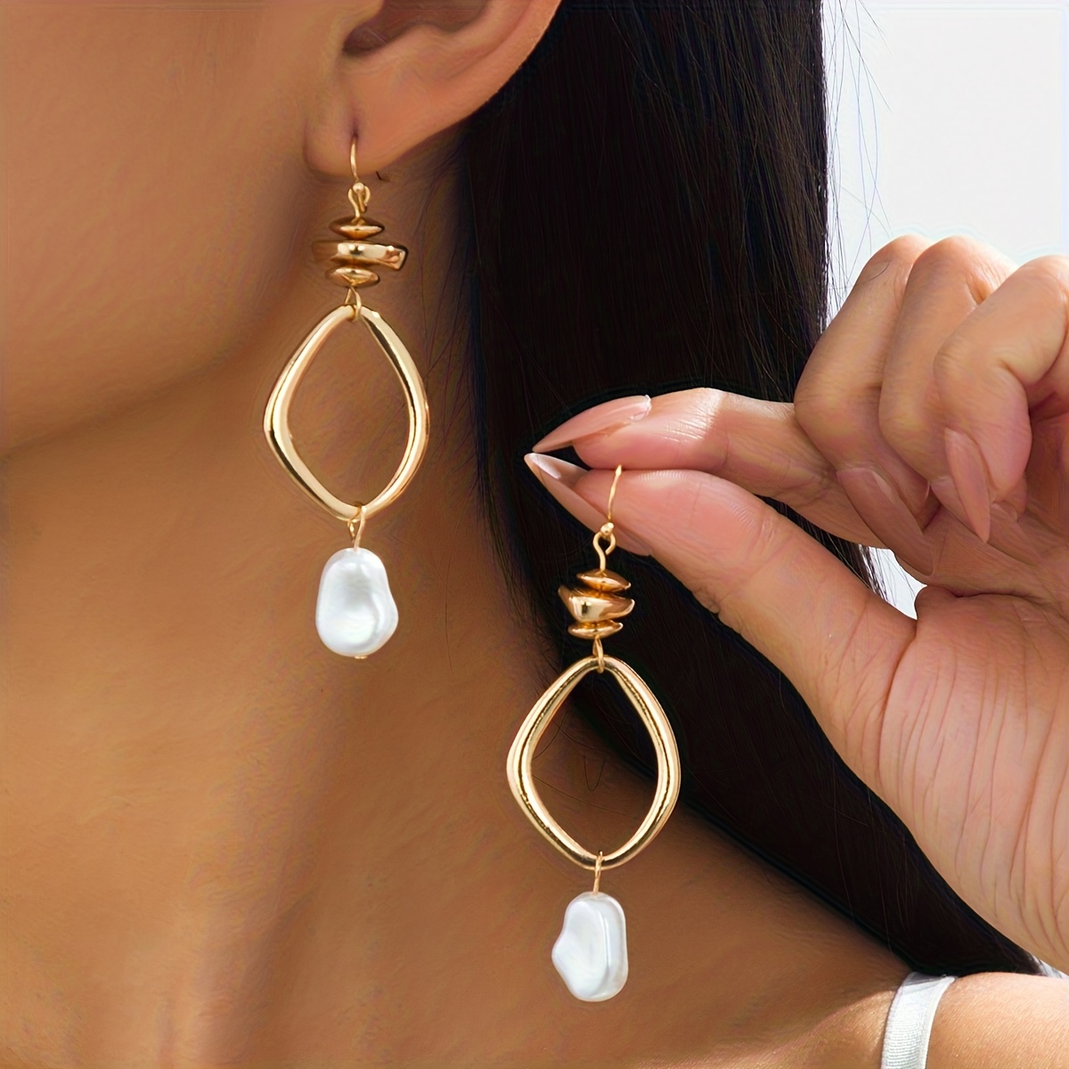 TEMU A Pair Of Stylish Earrings That Are Sexy, Minimalist, And Elegant, Perfect For Vibe. Made Of Geometric Alloy And Geometric Pearls, Are Suitable