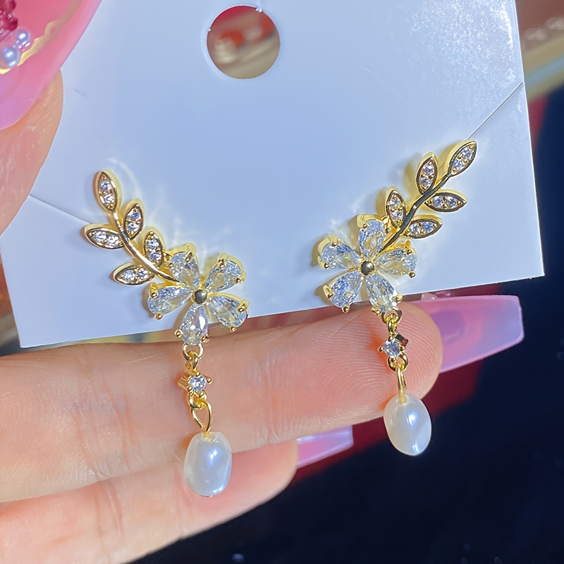 Maple Leaf Pendant Necklace & Earring Set