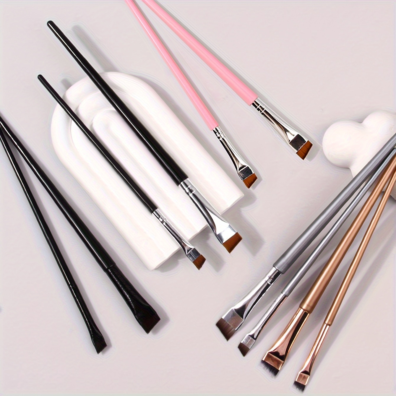 

12pcs Ultra Fine Angled Eyeliner Brushes, Soft Bristle Makeup Brush Set, Portable Multi-use Eyebrow Brushes, Cosmetic Application Tools