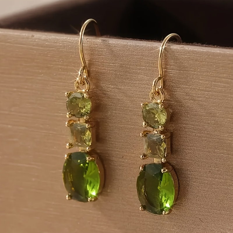 E-shop Vintage Ohrringe mit eingelegtem grünem synthetischem Zirkonia für , Partys, Urlaub, , Hochzeiten, Jubiläen, Geschenke – Eleganter Schmuck für