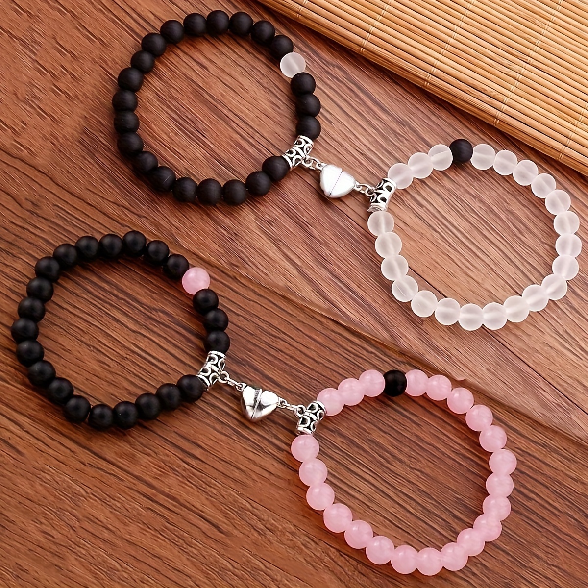 TEMU Set Of 4 Stylish Black And White Stretchable Heart Bracelets, Perfect Gift For , , Family, Handmade Beaded Bracelet Collection For Valentine's