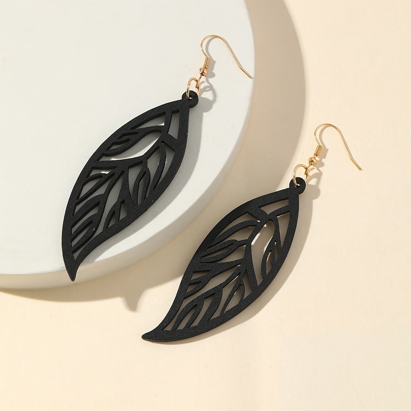 Wooden Cutout Floral Pattern Earrings Set - Natural Choice