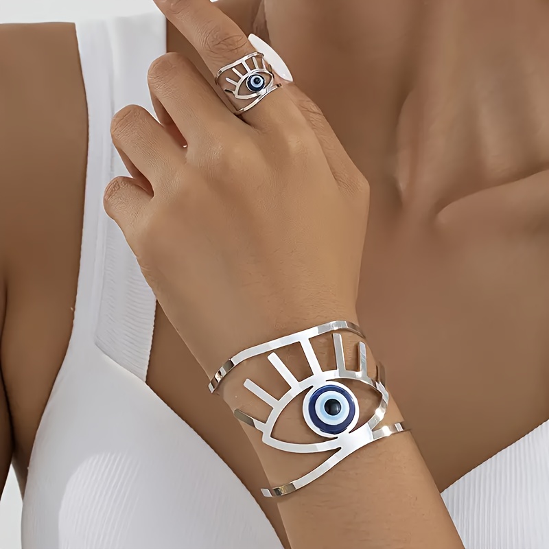 Image of European And Open-design Women's Bracelet Set, Suitable For Gifting, Festivals, Daily Wear