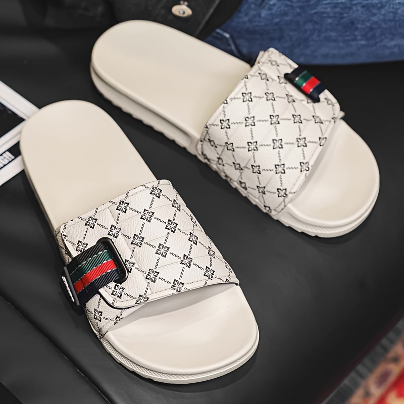 Sandales de Luxe à Enfiler Homme Sandales Unisexes de Luxe à Enfiler - Semelle Épaissie en EVA et Tissu PU Doux à Rayures, Chaussures Universelles Intérieures et Extérieures pour Toutes les Saisons, Chaussures de Fête Décontractées et Confortables (Noir/Blanc) - Style Neutre, Chaussures pour Femmes
