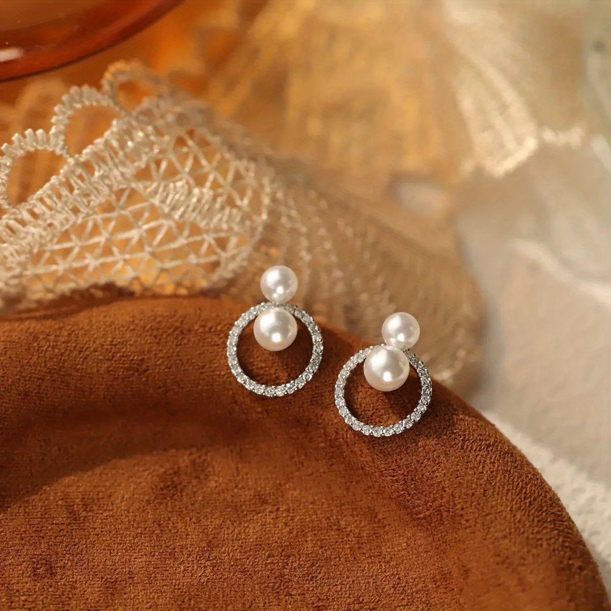 Elegant Geometric Hollow-out Sparkling Synthetic Zirconia Earrings Studs
